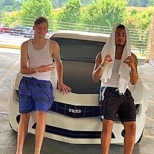 Meet your Posher, Dakota